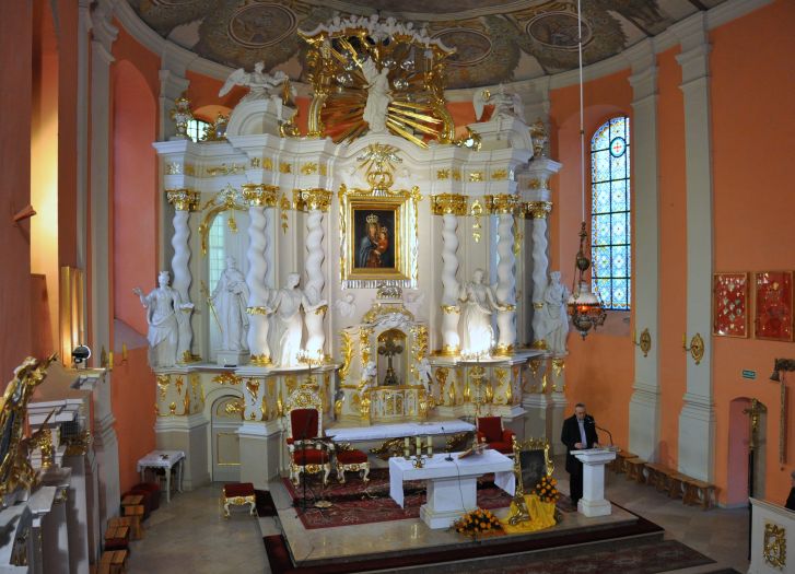 Die Kirche der Geburt der Allerheiligsten Jungfrau Maria in Lubasz