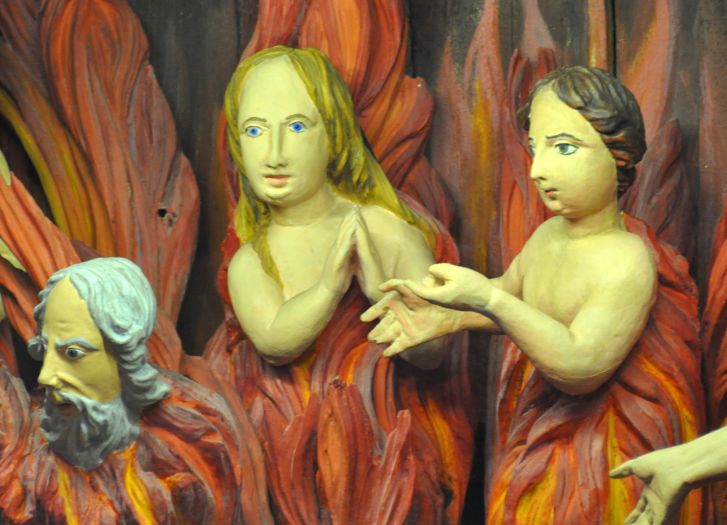 Im Höllenfeuer Qualen erleidende Seelen dargestellt in der Predella des Heiligkreuzaltars 
