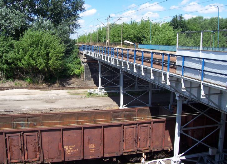 Skrzyżowanie torów kolejowych na dworcu w Kępnie