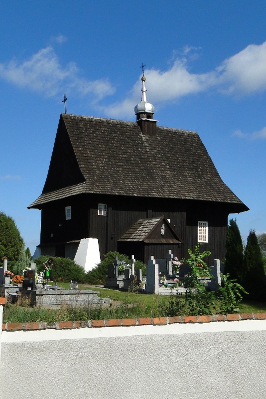 Drewniany kościół, lato
