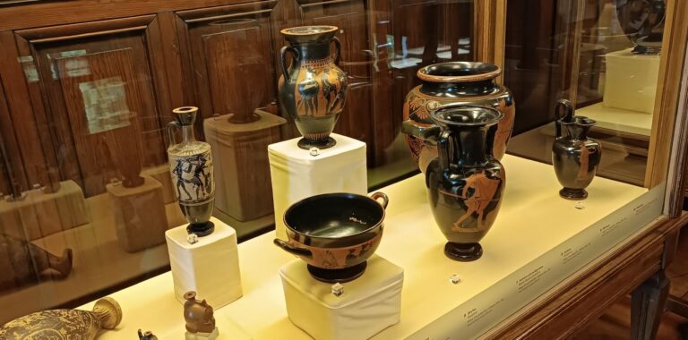 Gołuchowskie wazy greckie w muzeum