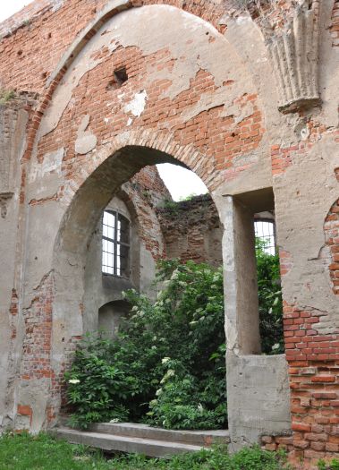 Ruiny kościoła pw. św. Jana Chrzciciela w Chojnicy