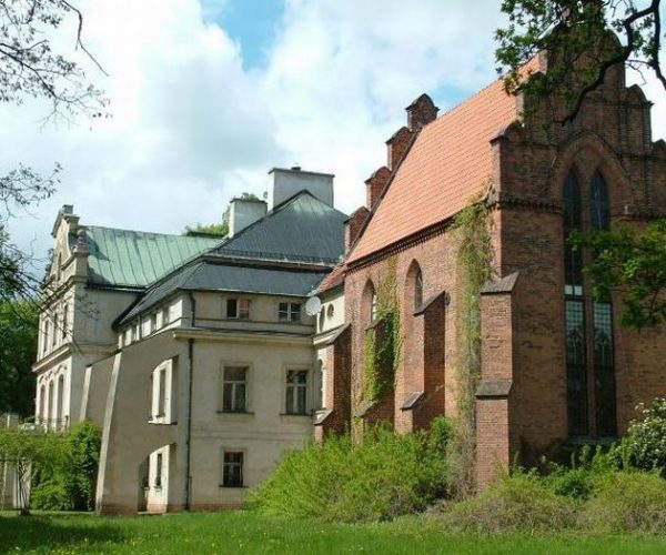 Pałac Chłapowskich w Turwi. Widok od strony parku