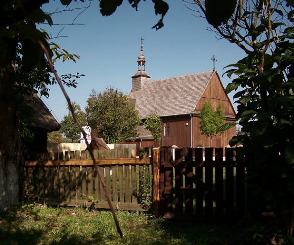 Kościół z Wartkowic w skansenie w Dziekanowicach