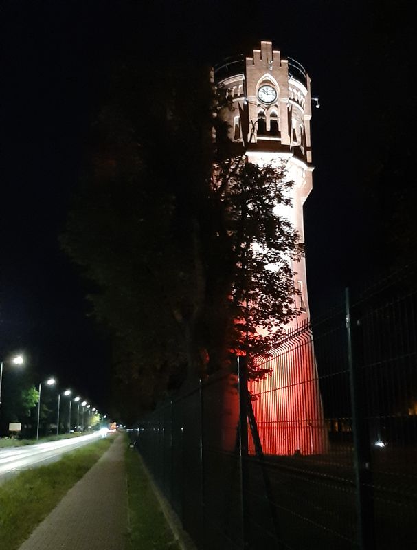 Zabytkowa wieża ciśnień w Biedrusku